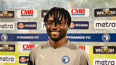 فيستون ماييلي يحصد جائزة أفضل لاعب في مباراة بيراميدز وإنبي