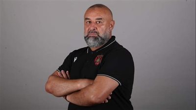 بسبب شتائم الجماهير.. بن شيخة يستقيل من تدريب اتحاد العاصمة الجزائري