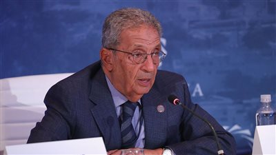 عمرو موسى: الإبادة الجماعية واستهداف المدنيين والمنشآت الصحية ليس دفاعا عن النفس