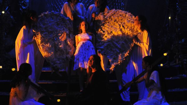 العرض المسرحي الليلة