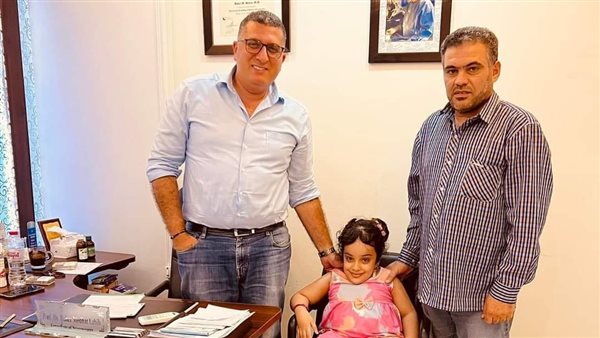 الدكتور باهروالطفلة