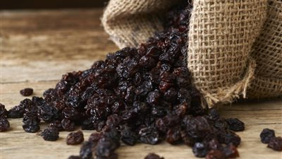 فوائد الزبيب الأسود المنقوع.. خبراء تغذية يكشفون أبرز 10 مزايا صحية