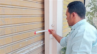  خالفوا المواعيد الرسمية.. غلق 7 محال و20 ورشة في المحلة بالغربية