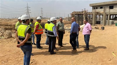 جهاز القاهرة الجديدة يوجه بزيادة معدلات تنفيذ مشروعات الطرق والصرف الصحي