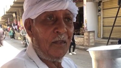 الحاج أحمد الصعيدي أشهر بائع بوظة في مدينة بنها: بشتغل فيها من 70 سنة| بث مباشر 