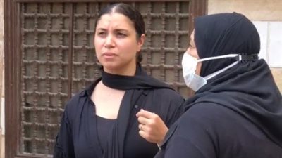 الحزن يسيطر على نسمة محجوب خلال تشييع جثمان والدها | بث مباشر 