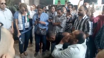 حرق العلم الإسرائيلي.. وفقة احتجاجية داخل مقر نقابة الصحفيين تضامنا مع الشعب الفلسطيني