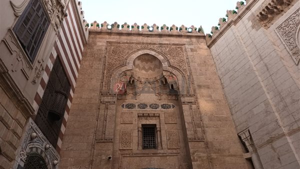 القبة الضريحية للإمام