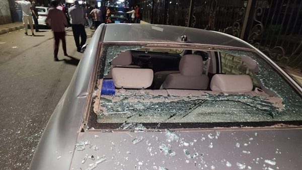 تكسير زجاج عدد من