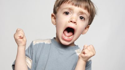 نوبات غضب الأطفال.. تعرف على أسباب حدوثها وكيفية التعامل معها