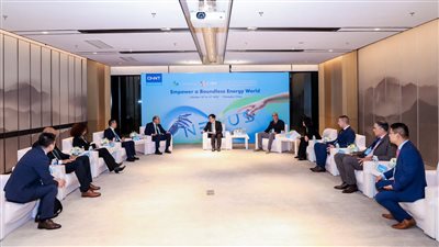 اقتصادية قناة السويس تشارك في المنتدى الدولي لمجموعة CHINT العالمية بشنغهاي