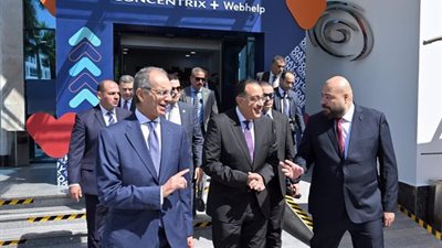 مدبولي يتفقد منظومة العمل بشركة كونسنترنس + ويب هيلب الأمريكية بالقرية الذكية