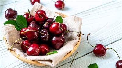 فوائد الكرز للنساء والأطفال.. كنز في منزلك لتقوية المناعة 