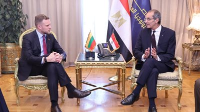 وزير الاتصالات يبحث مع وزير خارجية ليتوانيا تعزيز التعاون المشترك