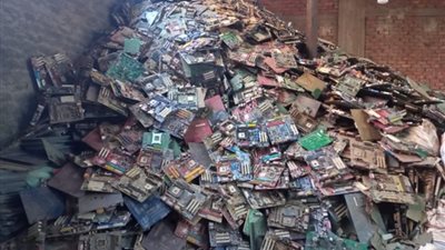 نفايات إلكترونية خطرة.. ضبط شخص لإدارة مصنع دون ترخيص في القليوبية
