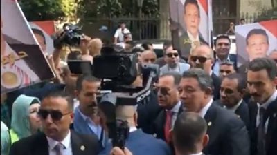 حازم عمر المرشح المحتمل للرئاسة يقدم أوراق ترشحه للانتخابات| بث مباشر 