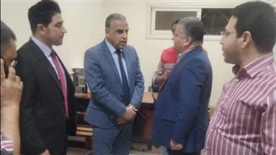 محافظ سوهاج يتفقد مصابي حادث انقلاب أتوبيس طريق البحر الأحمر