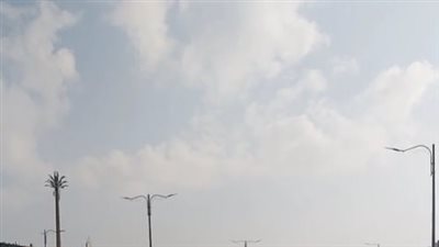 سماء ملبدة بالسحب.. طقس منخفض الحرارة يسود مدن محافظة السويس| بث مباشر