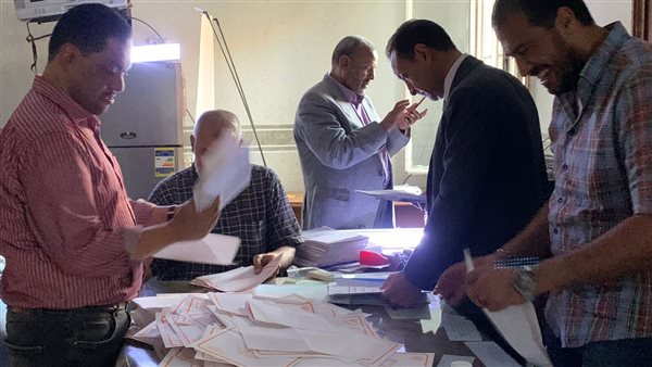 جانب من فرز الأصوات