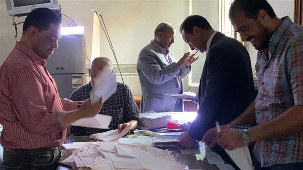 جانب من فرز الأصوات