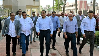 مدبولي يفتتح المركز اللوجيستي للخدمات الاستيرادية ويتفقد الشبكة الوطنية للطوارئ والسلامة ببورسعيد