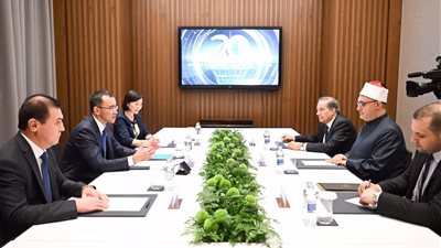 أمين البحوث الإسلامية يلتقي رئيس مركز نازارباييف لتنمية الحوار بين الأديان والحضارات لبحث التعاون المشترك