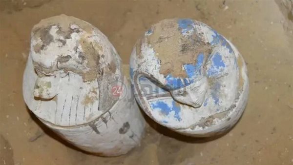 أواني كانوبية من