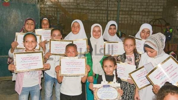 احتفال أهالى قرية