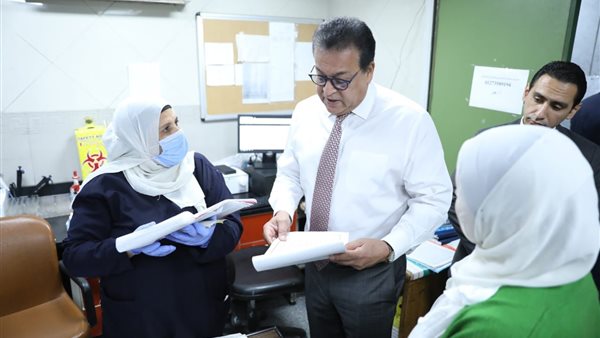 وزير الصحة يتفقد