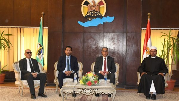 محافظ الفيوم يشهد