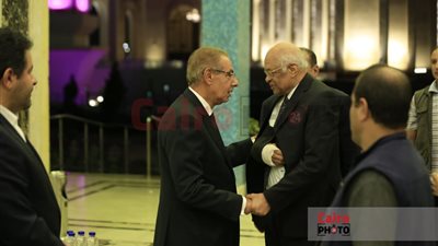 زكريا عزمي وعلى عبد العال وتوفيق عكاشة يقدمون العزاء في والد طارق قابيل وزير التجارة والصناعة الأسبق