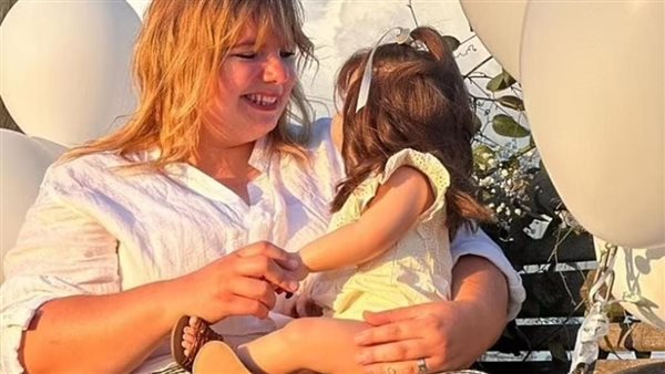 دمى شبيهة بالأطفال