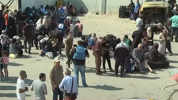 انتظار حملة الجنسيات