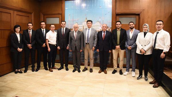 محافظ بورسعيد يستقبل