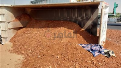 مصرع وإصابة 4 أشخاص دهسا في حادث تصادم تريلا وتروسيكل بالقاهرة