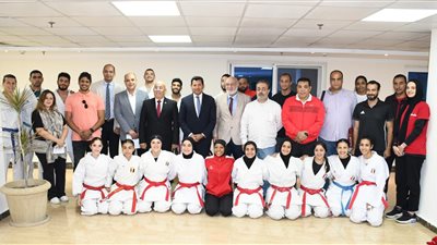 وزير الرياضة يلتقي رئيس الاتحاد المصري للكاراتيه 