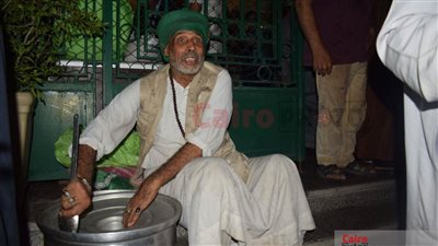 أم اليتامى والمساكين.. المئات يحتفلون بمولد السيدة فاطمة النبوية حفيدة النبي بتوزيع رز بلبن وعرق سوس | صور