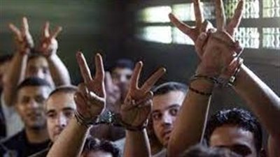 إذاعة الاحتلال تعلن احتجاز 108 أسرى من قطاع غزة