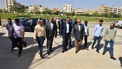 محافظ أسيوط يتفقد بعض المشروعات الاستثمارية والسكنية الجاري تنفيذها بأسيوط الجديدة