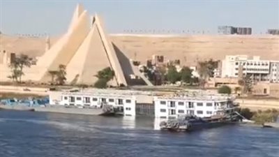 استمرار أعمال رفع الباخرة النيلية الغارقة جزئيًا في المنيا | بث مباشر