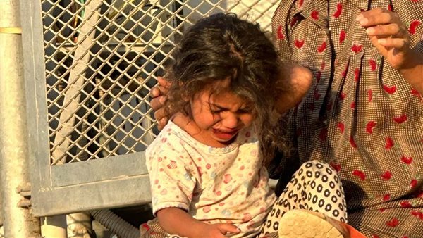 الطفلة رفقة السيدة