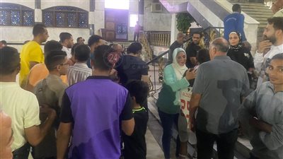 استياء أعضاء الزمالك من الماوي مرشح أمانة الصندوق بسبب توزيع التيشيرتات بطريقة مهينة 