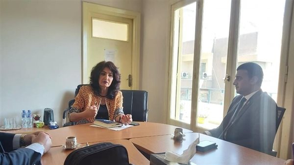 سحر الجبوري مع وفد