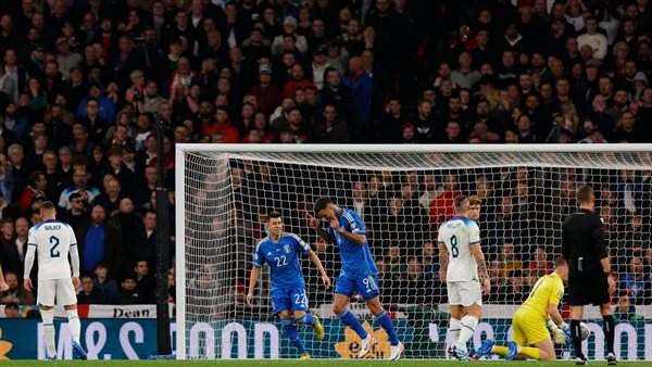 إنجلترا وإيطاليا