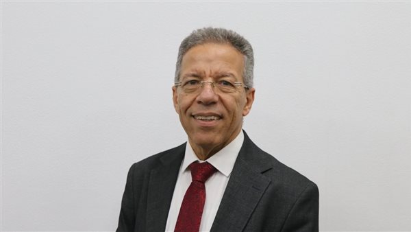 الدكتور أسامة عبدالحي