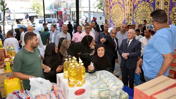 إقبال المواطنين على