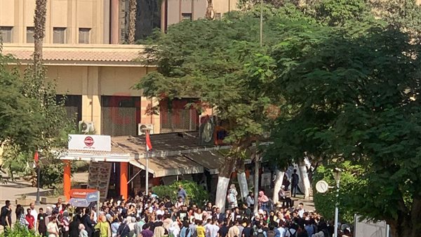 تظاهرات الطلاب بطب