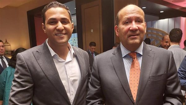 السفير هشام بدر ومحرر