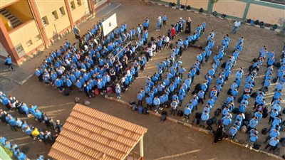 تنكيس الأعلام بمدارس كفر الشيخ والطلاب يقفون دقيقة حدادًا على أرواح شهداء فلسطين