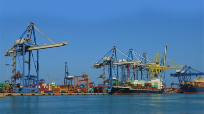 الإسكندرية لتداول الحاويات توقع عقدًا مع الخط الملاحي LINEA MESSINA 